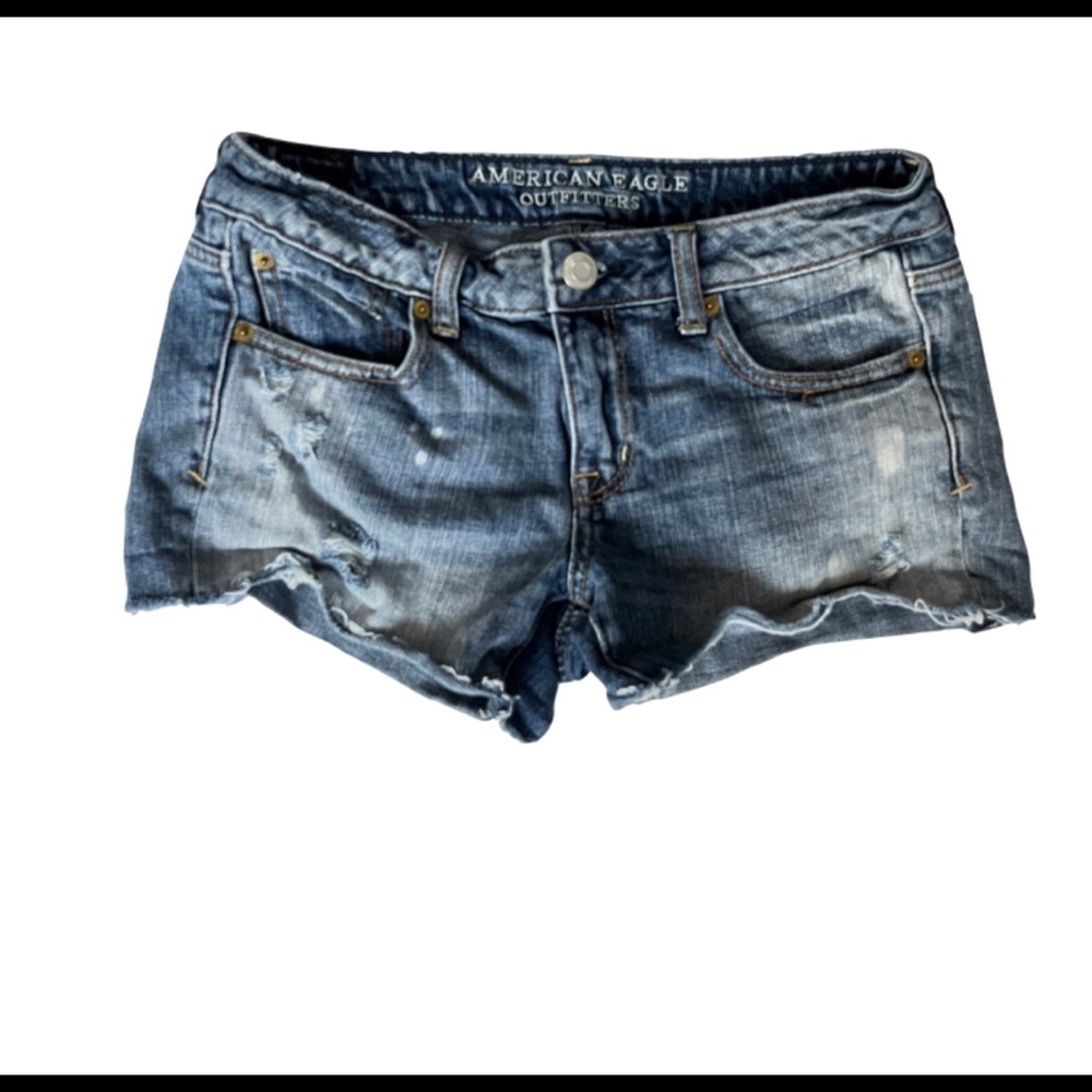 AMERICAN EAGLE SHORTS WOMENS SIZE 4 cut offs distressed